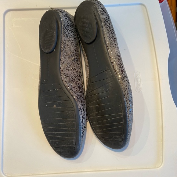 Van Eli flats.  Size 7.  Rubber soles. - Picture 5 of 5